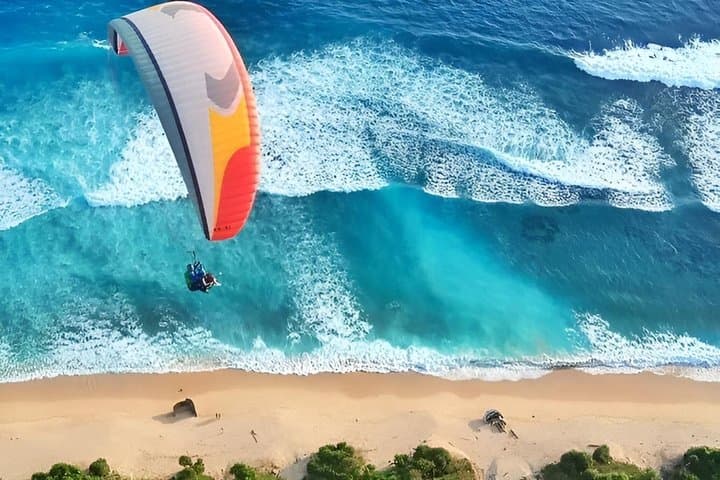 Bali Paragliding: South Coast Tandem Flight & Sunset