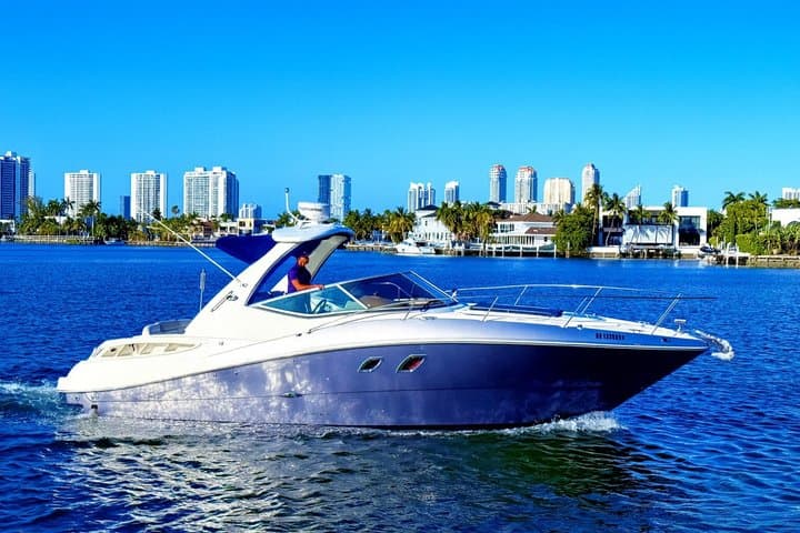 Private Luxury Yacht in Miami