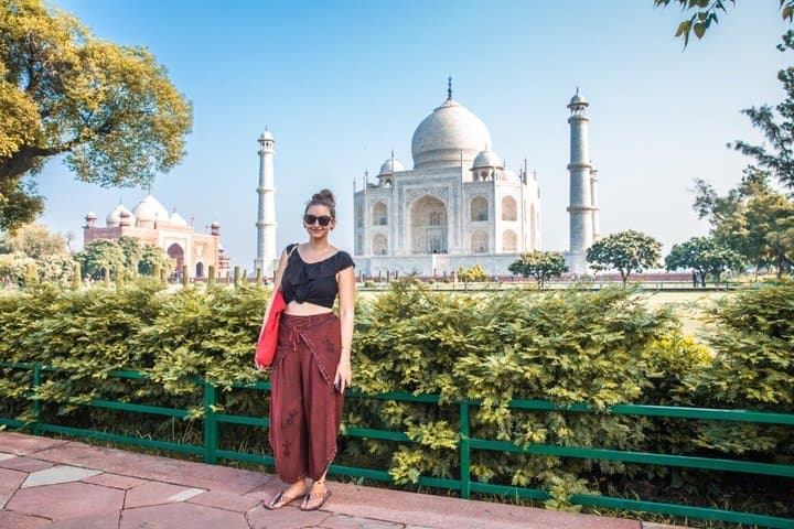 Agra: Taj Mahal Skip-the-Line Guided Tour with Optional Add-ons