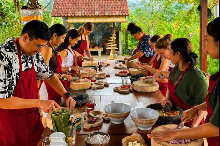 Cooking Class and Garden Tour in Sideman