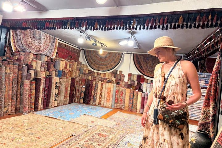 Istanbul CARPET & RUG SHOPPING Experience - Worldwide Shipping