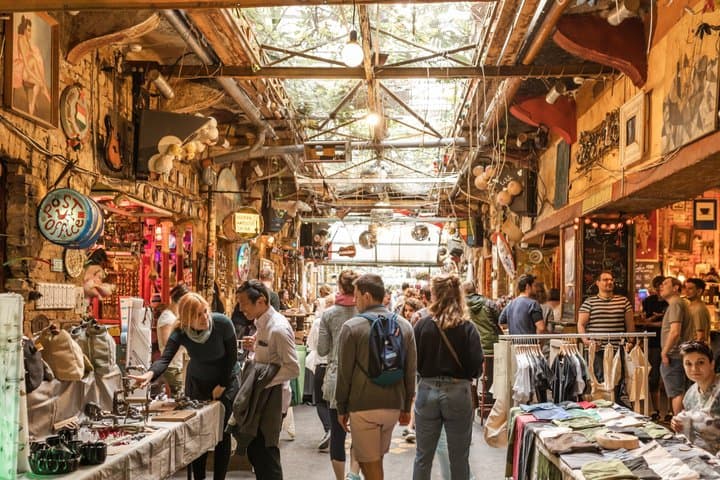 Budapest Markets & Cafes Tour: Private & Custom with a Local