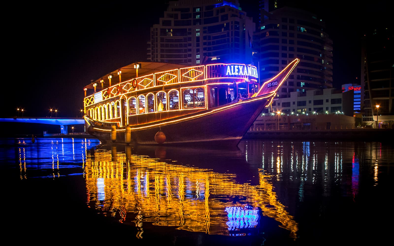 Alexandra VIP Dhow Marina Cruise with Dinner and Entertainment