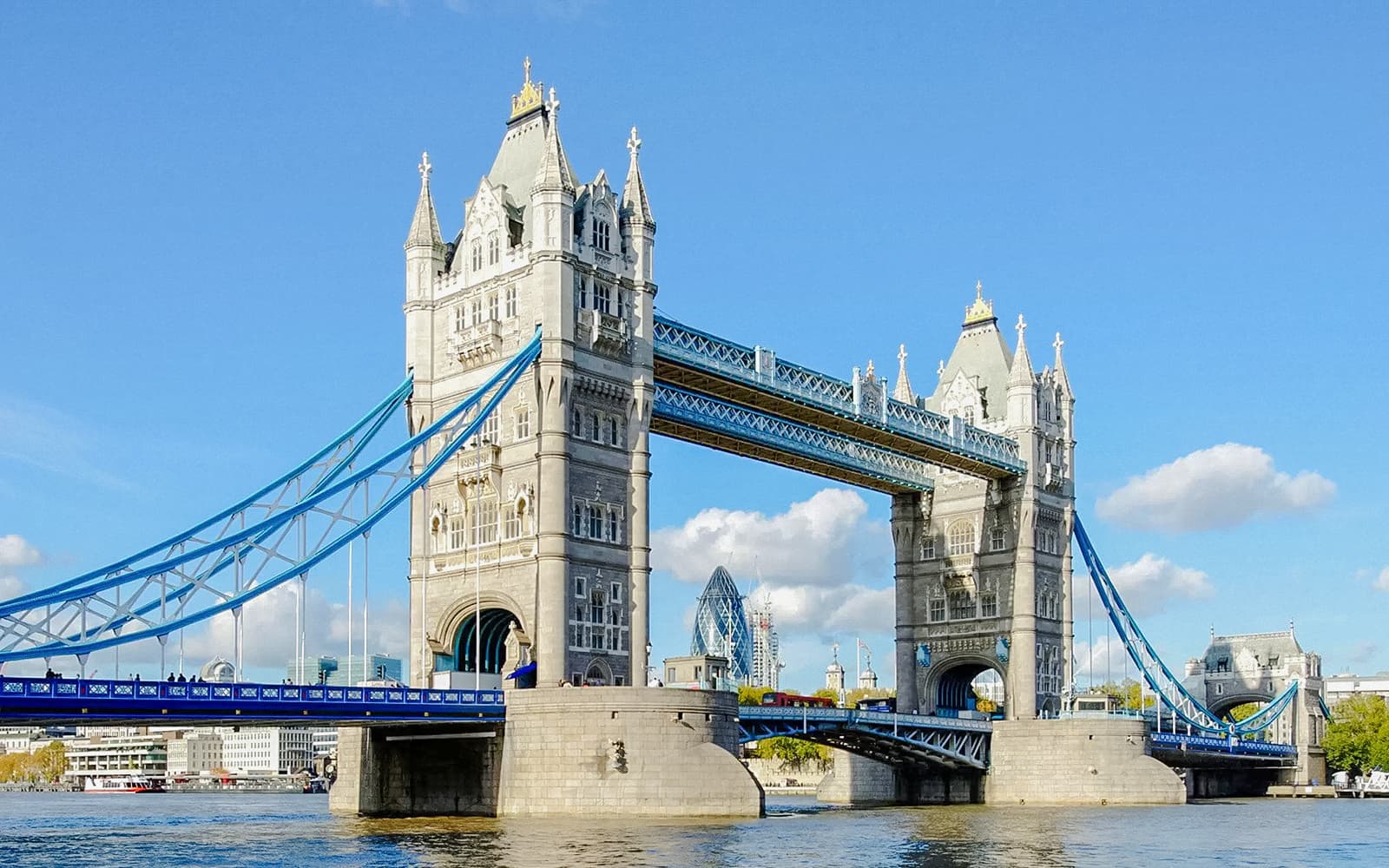 Skip-the-Line Tower Bridge Tickets and Tower of London Early-Access Guided Tour with Beefeater Opening Ceremony