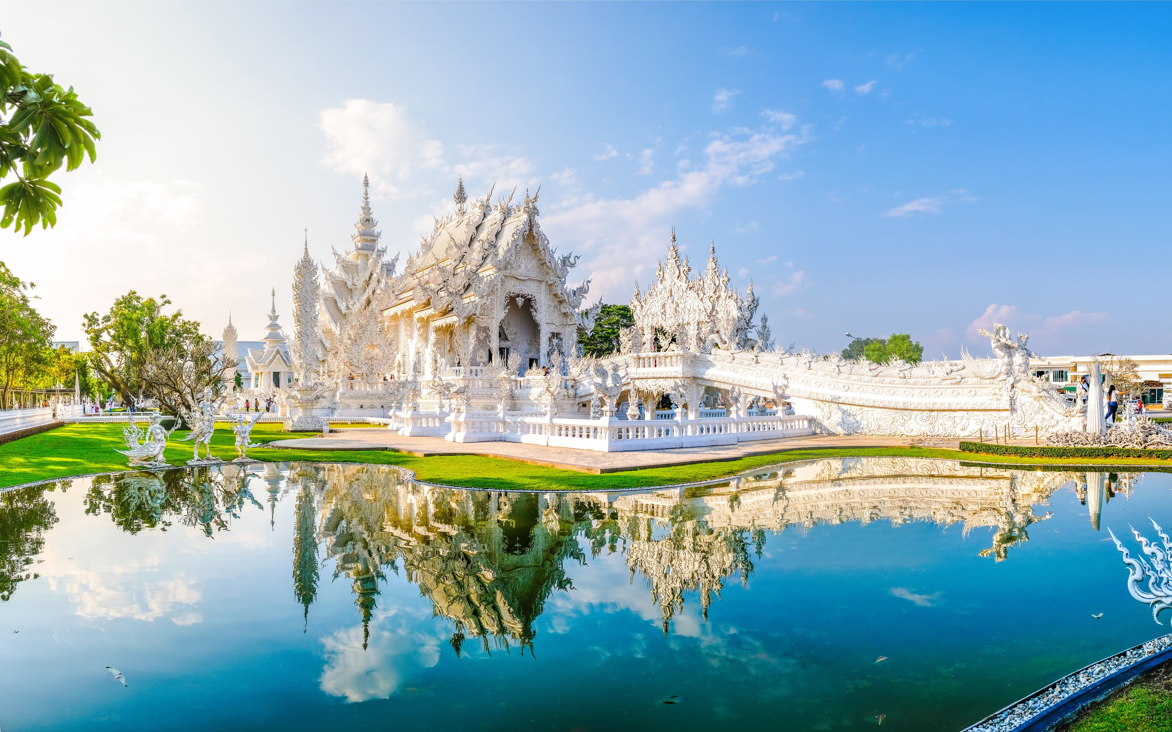 From Chiang Mai: Chiang Rai Temples, Hot Springs, Long Neck Village