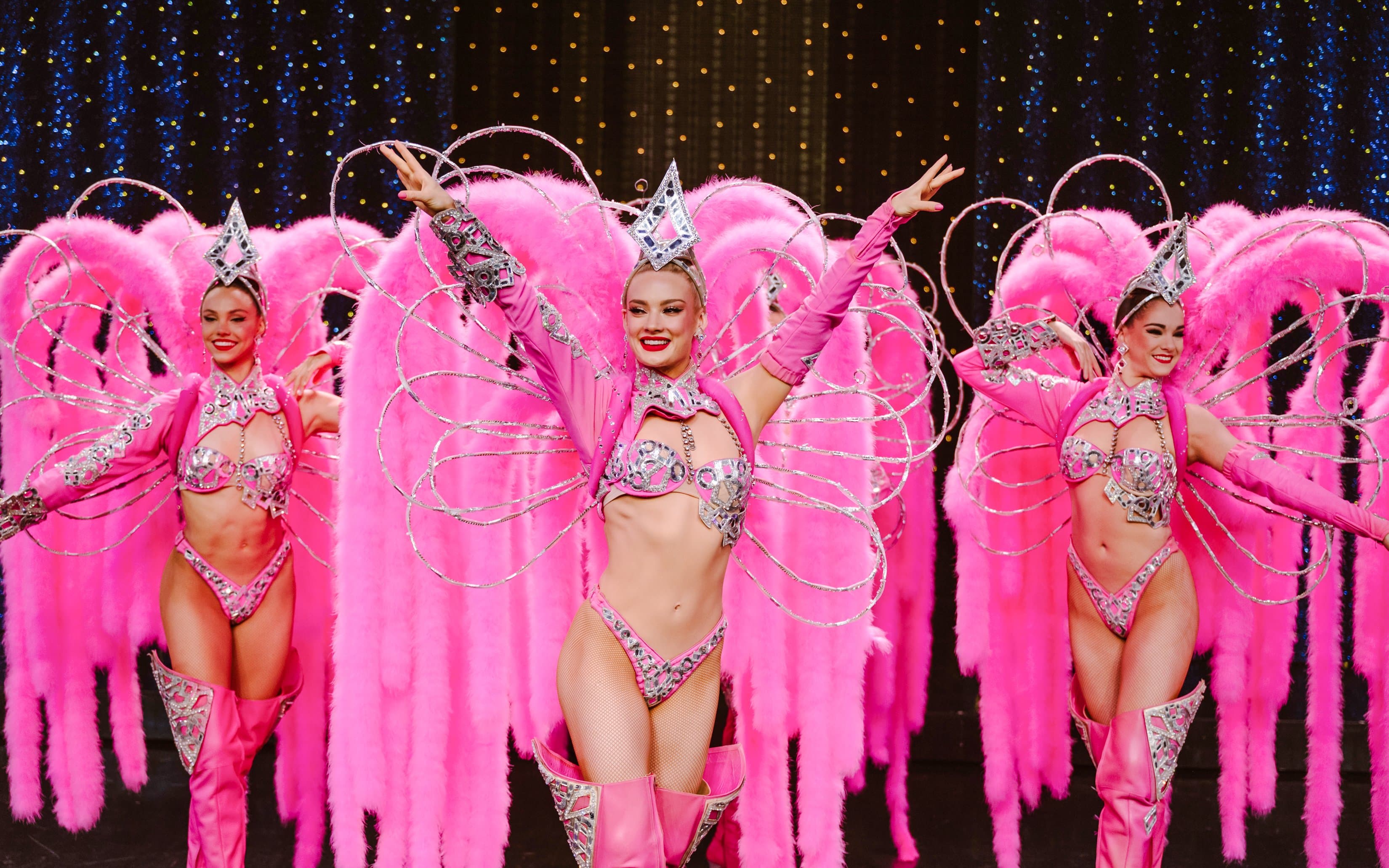 Moulin Rouge Show with Champagne