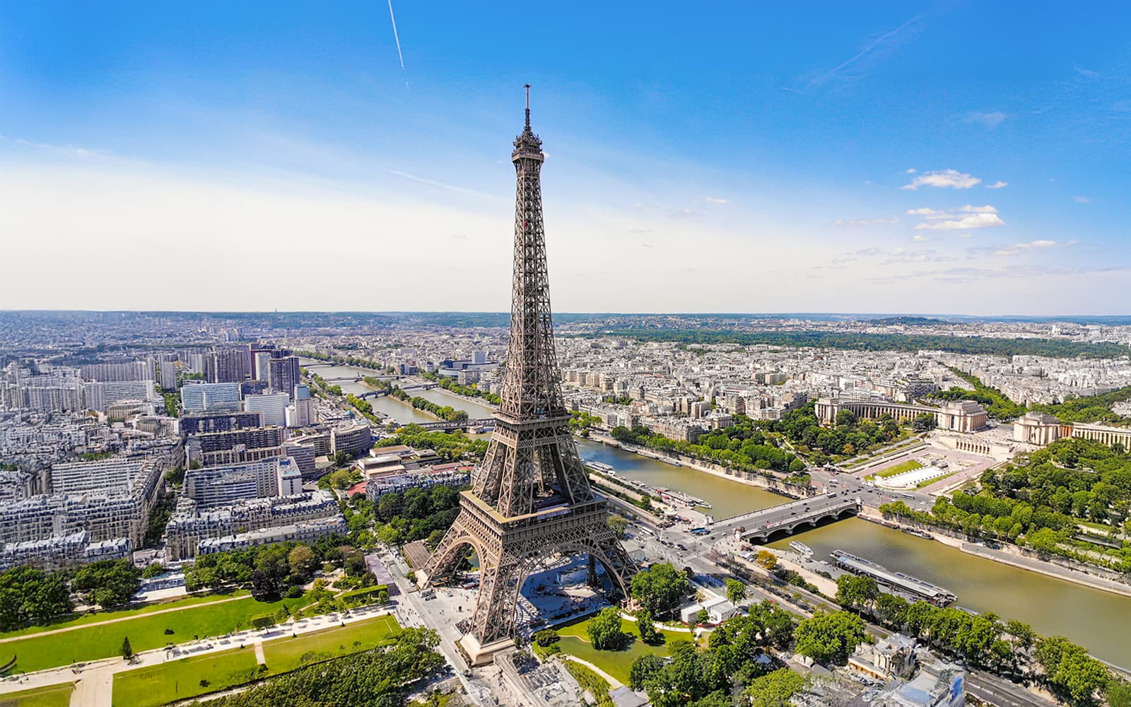 Eiffel Tower Guided Tour by Elevator: Reserved Entry to the Summit or Second Floor