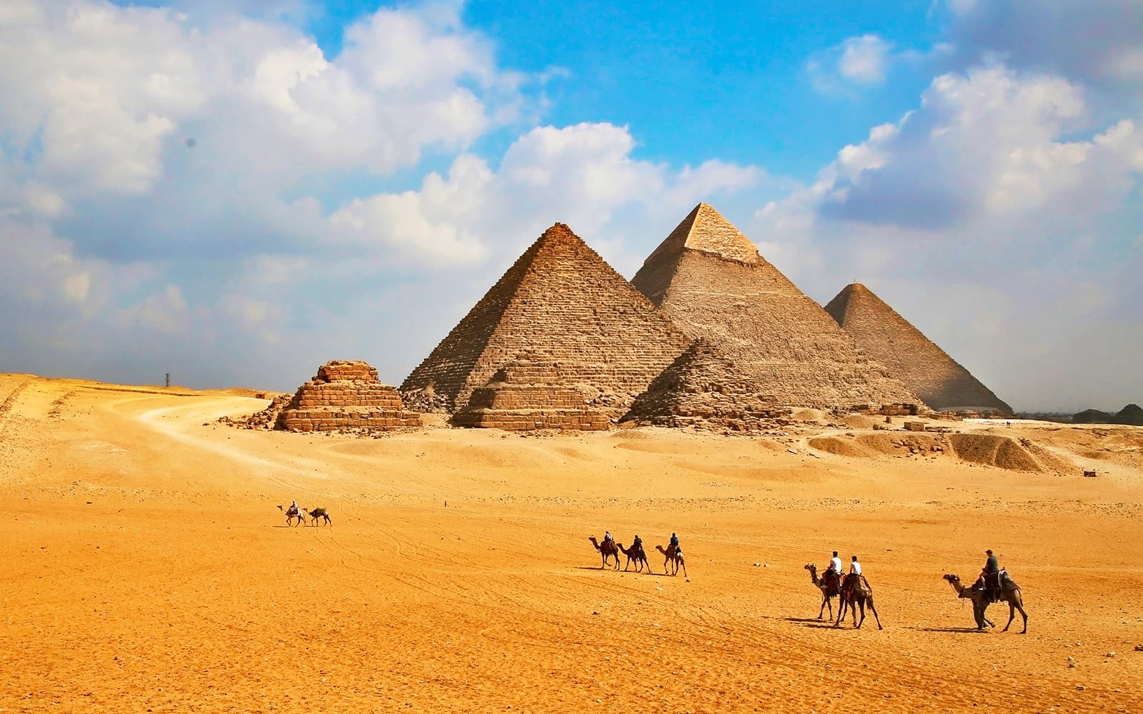 Half-Day Guided Tour of Giza Pyramids & Sphinx with Hotel Transfers
