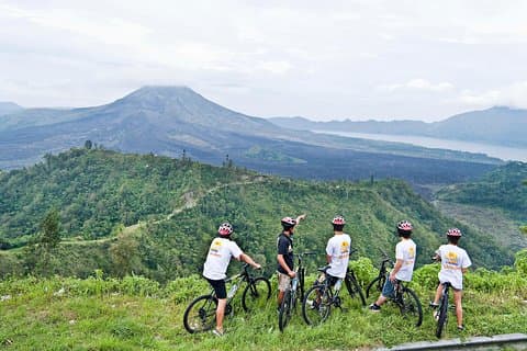 山岳地帯サイクリング・ツアー