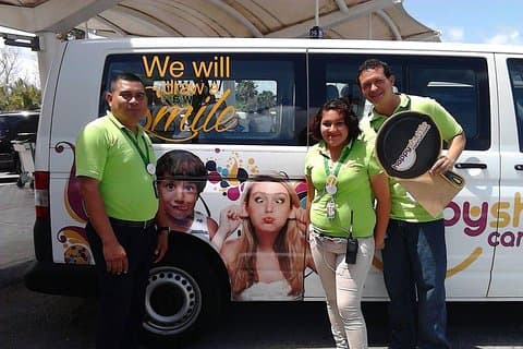 Transporte privado de ida y vuelta desde el aeropuerto de Cancún a Ferry Isla Mujeres