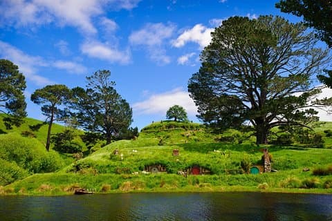 Dagstur Hobbiton + Rotorua fra Auckland i luksusminibus
