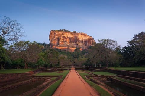 Sigiriya en Dambulla-grot van Kalutara