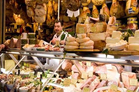 Florence: San Lorenzo Market Food and Wine Tour met lokale expert