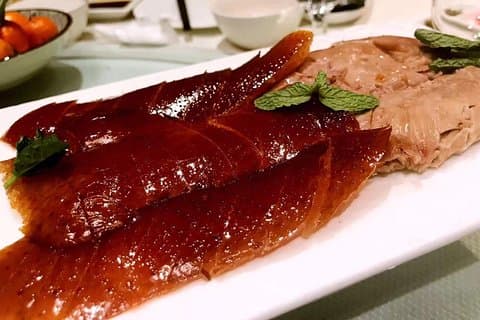 3 時間の北京ダック ダイニング + 京劇ショーまたはアクロバット ショー
