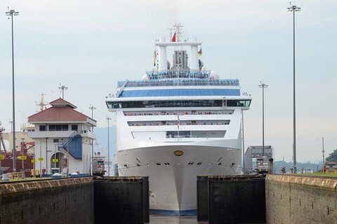 Demi-journée de visite de la ville de Panama et du canal : partagée et privée