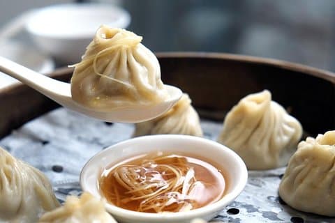 Cena en restaurante Din Tai Fung con tratamiento de masaje chino de lujo