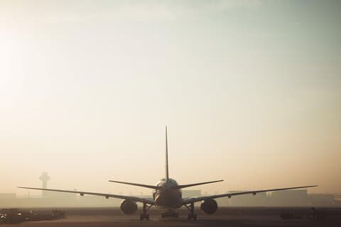 Van deur tot deur Baku Luchthaventransfer stabiele prijs voor 3 personen