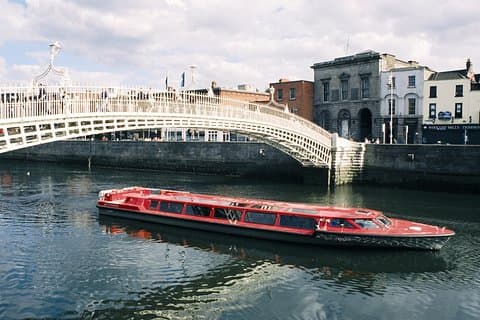 Crociera turistica di Dublino sul fiume Liffey con guida locale