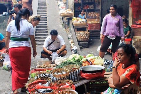 PRIVATE Ubud Market Tour & Balinese madlavningsklasse med Putu