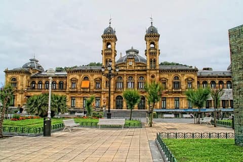 Tour privato completo della città a piedi di San Sebastian con Monte Igeldo
