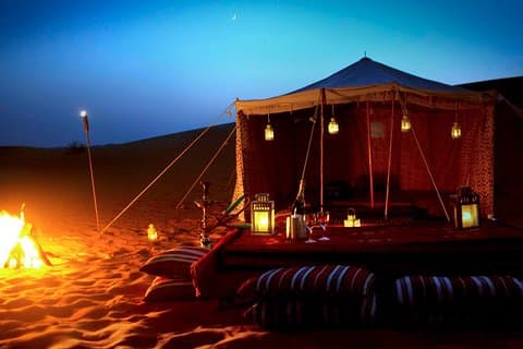 Övernattning Safari Abu Dhabi, magen dans, kamel rida, Henna målning, grill middag