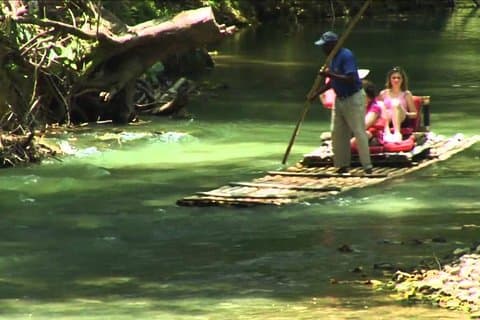 Authentieke Jamaicaanse Bamboo Rafting Tour vanuit Falmouth