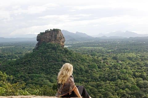 Bergsklättring Pidurangala Rock & Sigiriya Rock Från Colombo