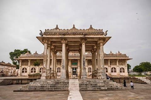 Late Evening Heritage Tour of Ahmedabad med middag og overnatning
