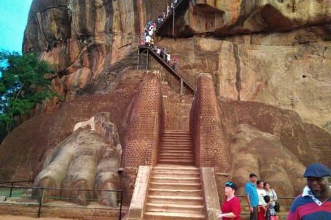 All inclusive Privat dagstur Sigiriya, Dambulla & traditionel landsbytur