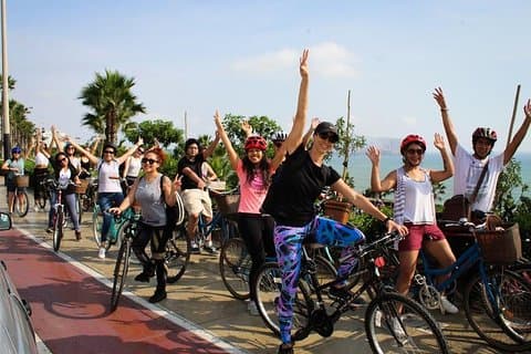 Recorrido en bicicleta por Lima: Miraflores - Barranco + Huaca Pucllana