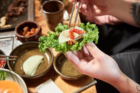 Tour notturno per piccoli gruppi a Seoul con barbecue Coreano