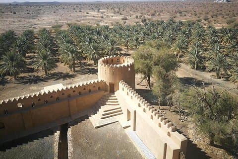 Excursión de un día a Nizwa y Jabrin (inglés)