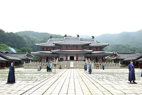 Privat dagsudflugt til Koreansk Folk Village & Dae Jang Geum Park