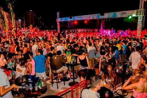 Mandala Beach Club Nightlife Party Pass i Cancun af After Dark