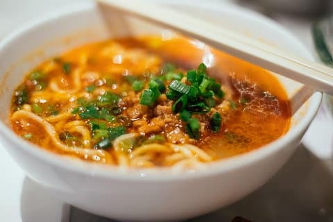 地元民と味わう香港の10の味 : プライベートストリートフードツアー