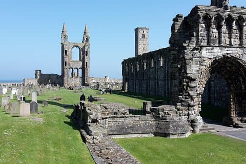 Excursión privada de un día a St Andrews, Dunfermline y Fife desde Edimburgo
