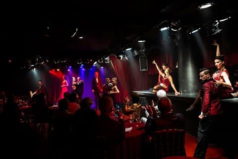 Privat Buenos Aires City Tour och Rojo Tango Dinner Show