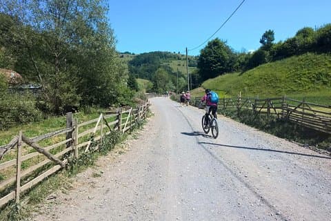 Bike ride through: Magura, Pestera & Moieciu