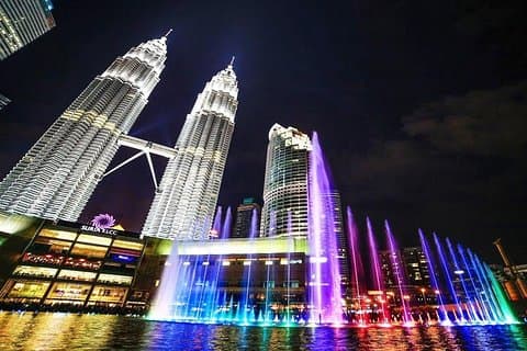 Recorrido por el río de la vida y la sinfonía del lago KLCC desde Kuala Lumpur