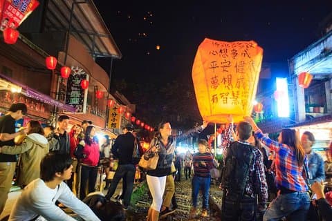 Excursion d'une journée à Pingxi Jiufen au départ de Taipei avec Sky Lantern Experience