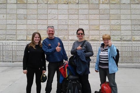 Transfer Airport → Quito (one way / round trip)
