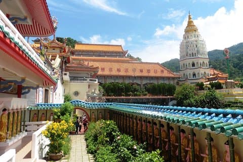 Majestic Half-Day Penang Hill and Kek Lok Si Temple Tour