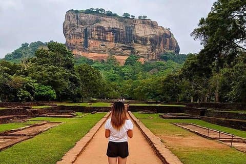 2 dagar höjdpunkter av Sigiriya & Mihintale från Negombo
