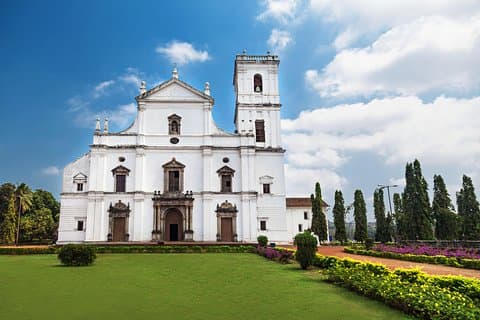 Private Portuguese Heritage Tour: Se Cathedral, Basilica of Bom Jesus en Dona Paula Beach in Goa