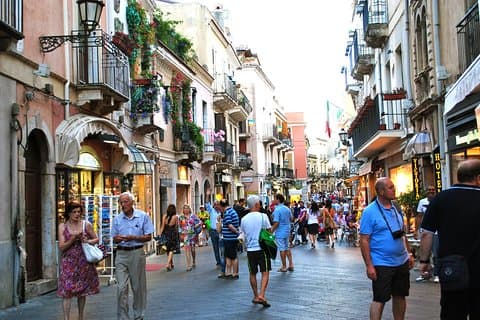 La Dolce Vita (Bootstour und Taormina) ab Messina oder Catania