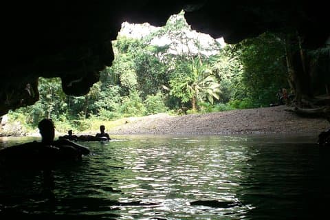 Temple Altun Ha - tyrolienne - Tube caverne (ville de Bze)