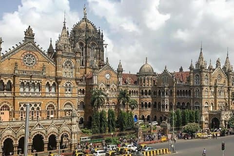 Mumbai Gems: 2-Day Private Tour with Elephanta, Slum & Dabbawala