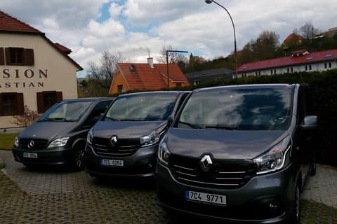 Trasferimento privato di sola andata da Praga a Hallstatt
