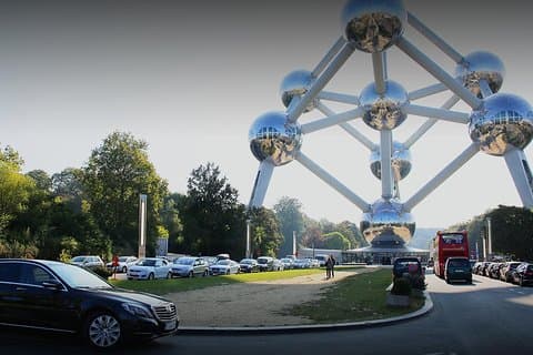 Transfert privé de l'aéroport de Bruxelles ou de la ville à Rotterdam en voiture de commerce
