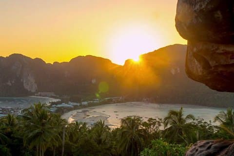 Phi Phi Islands Sunset Tour Fra Phi Phi af Longtail Boat